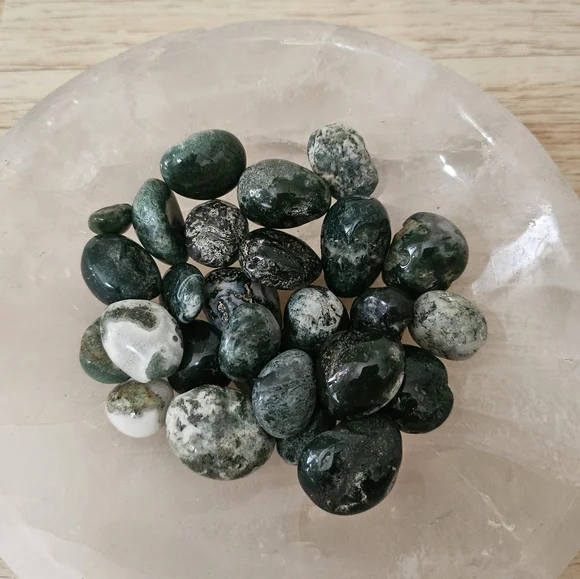 moss Agate tumble stone - Picture 2 of 2